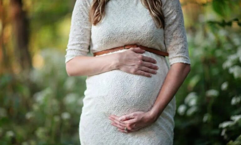 Thyroid function in pregnant mothers
